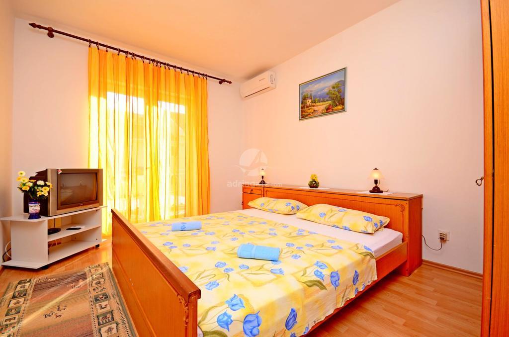 Apartments Mario With Private Parking Makarska Bilik gambar