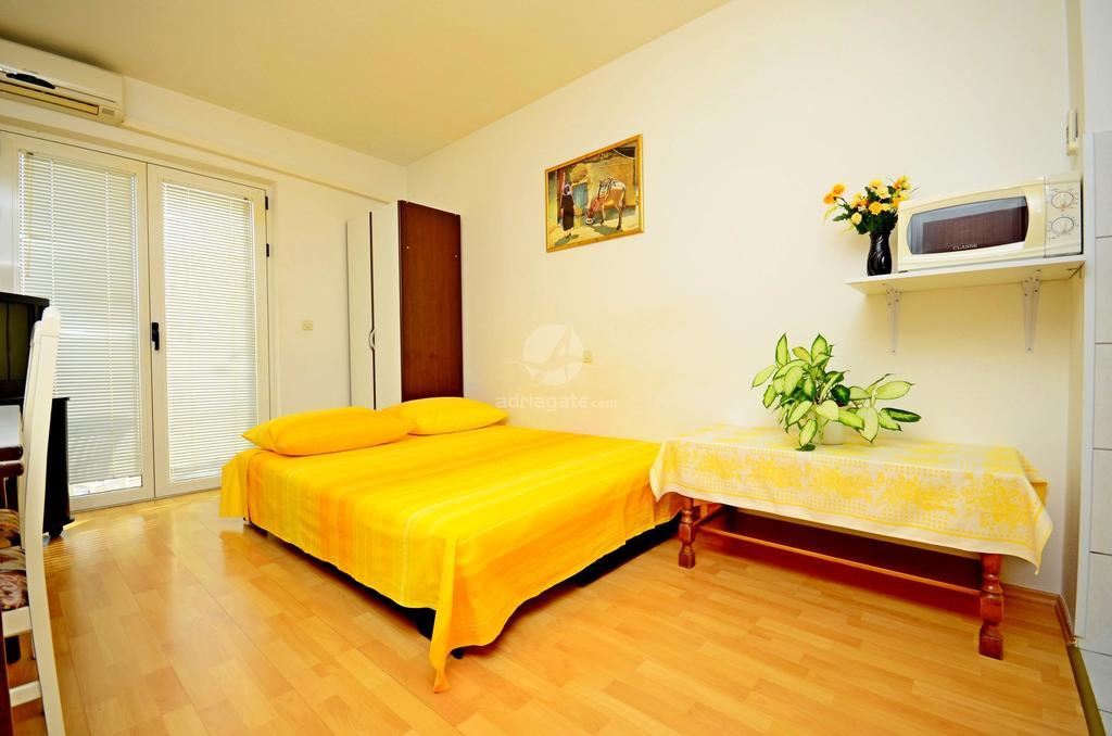 Apartments Mario With Private Parking Makarska Bilik gambar