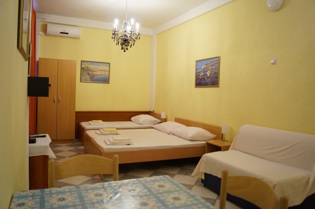 Apartments Mario With Private Parking Makarska Luaran gambar