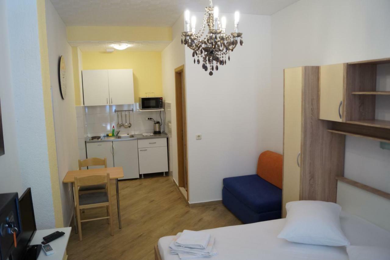 Apartments Mario With Private Parking Makarska Luaran gambar